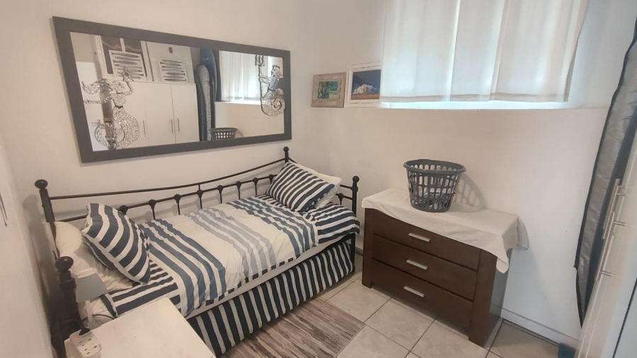 2 Bedroom Property for Sale in Stilbaai Oos Western Cape